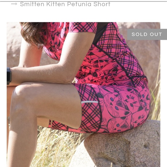 Shebeest Petunia Smitten Kitten Bike Shorts in Hot Magenta Size S - Picture 2 of 12